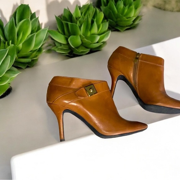 Enzo Angiolini Cognac “Corynn” Ankle Booties - Picture 12 of 16